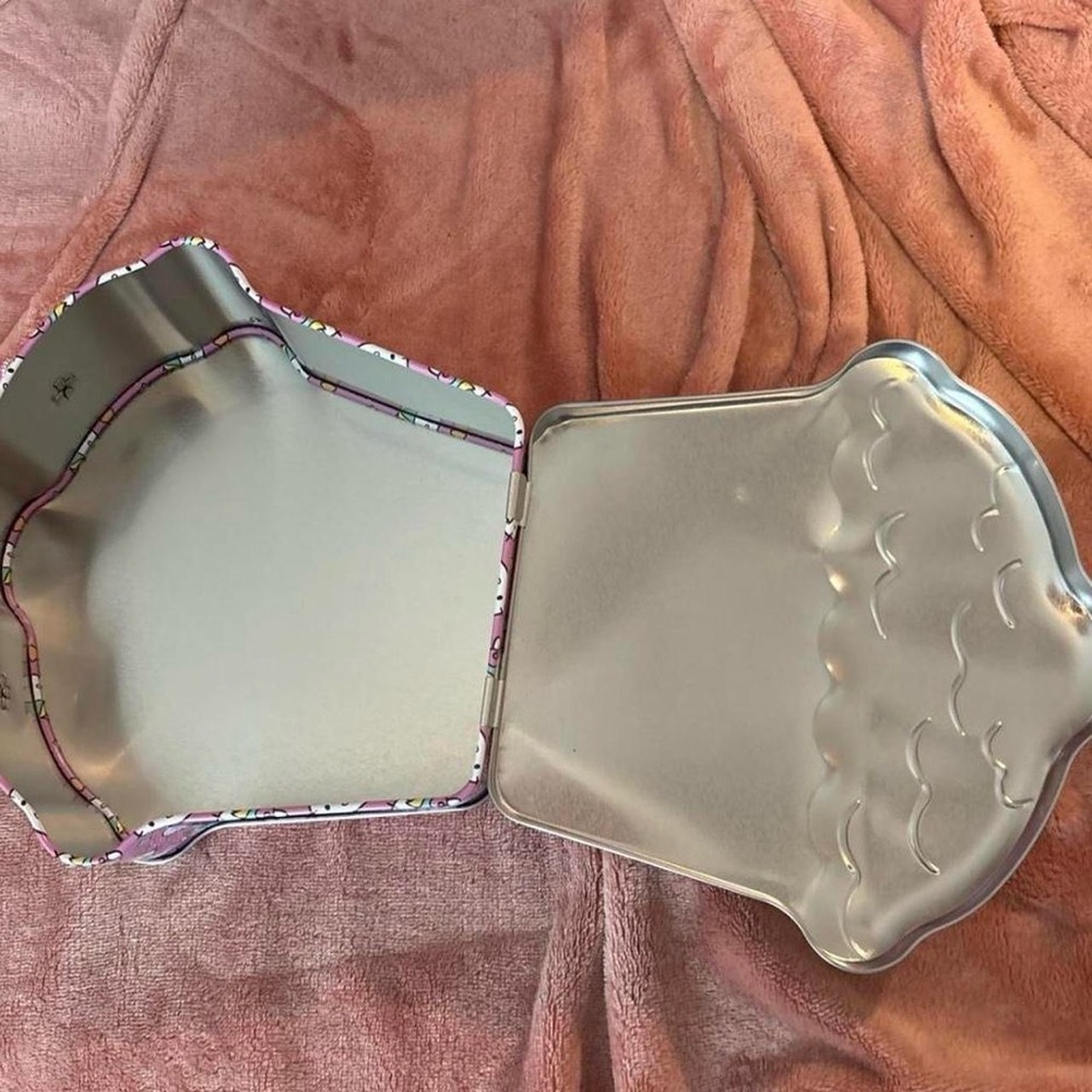 Hello Kitty Cupcake Storage Box - Picture 3 of 4